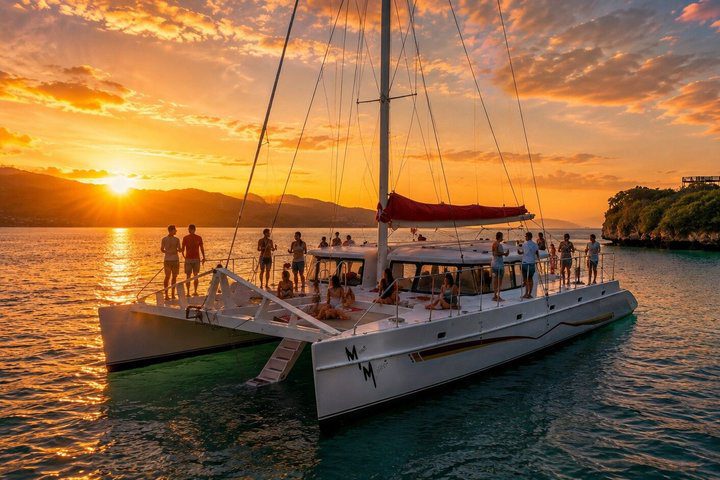 Samana Sunset Cruise Bay Tour with Open Bar and Music