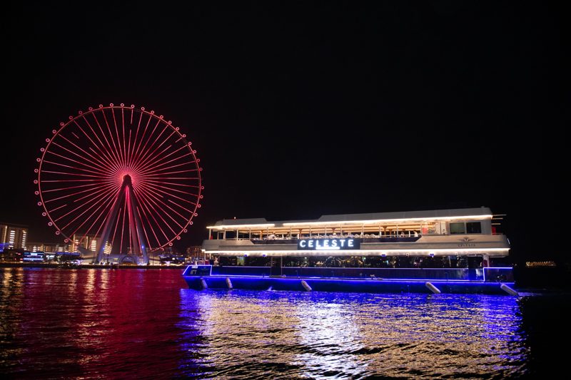 Dubai Marina: Luxury Dinner Cruise 5 Star Buffet Live Shows - Upper Deck