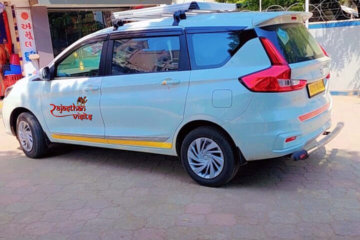 Private Transfer: Pushkar to Jaipur (One Way) - Sedan/SUV