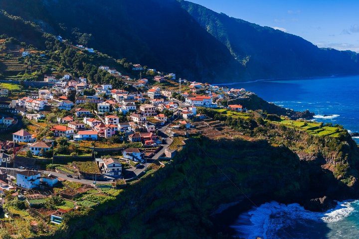 Pico do Arieiro Sunrise Tour from Madeira: Famous Sea of Clouds