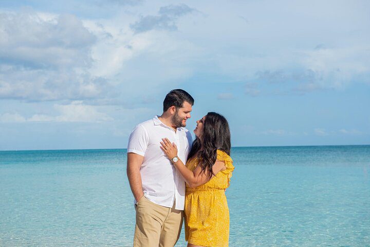 Romantic Nassau: Scenic Tour with Ocean Views & Hidden Gems